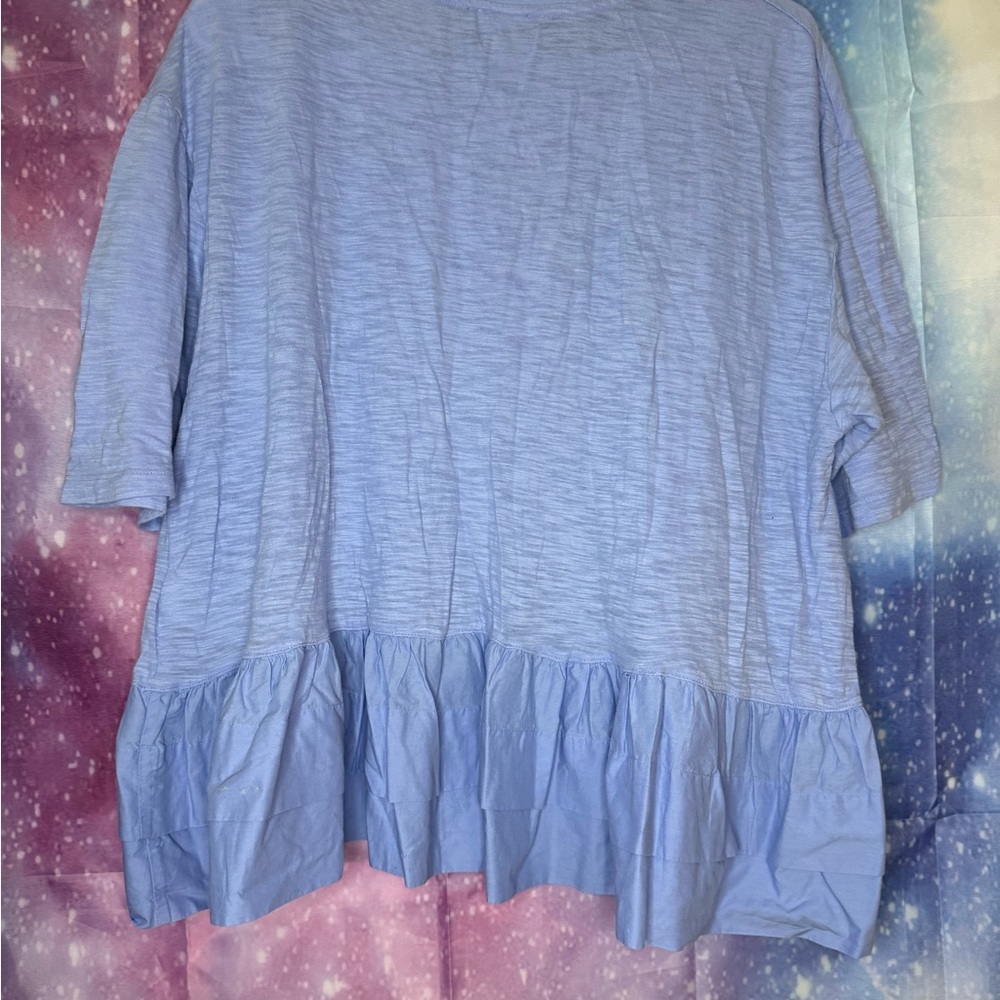 Akemi + Kin blouse 🛍 - Picture 3 of 3